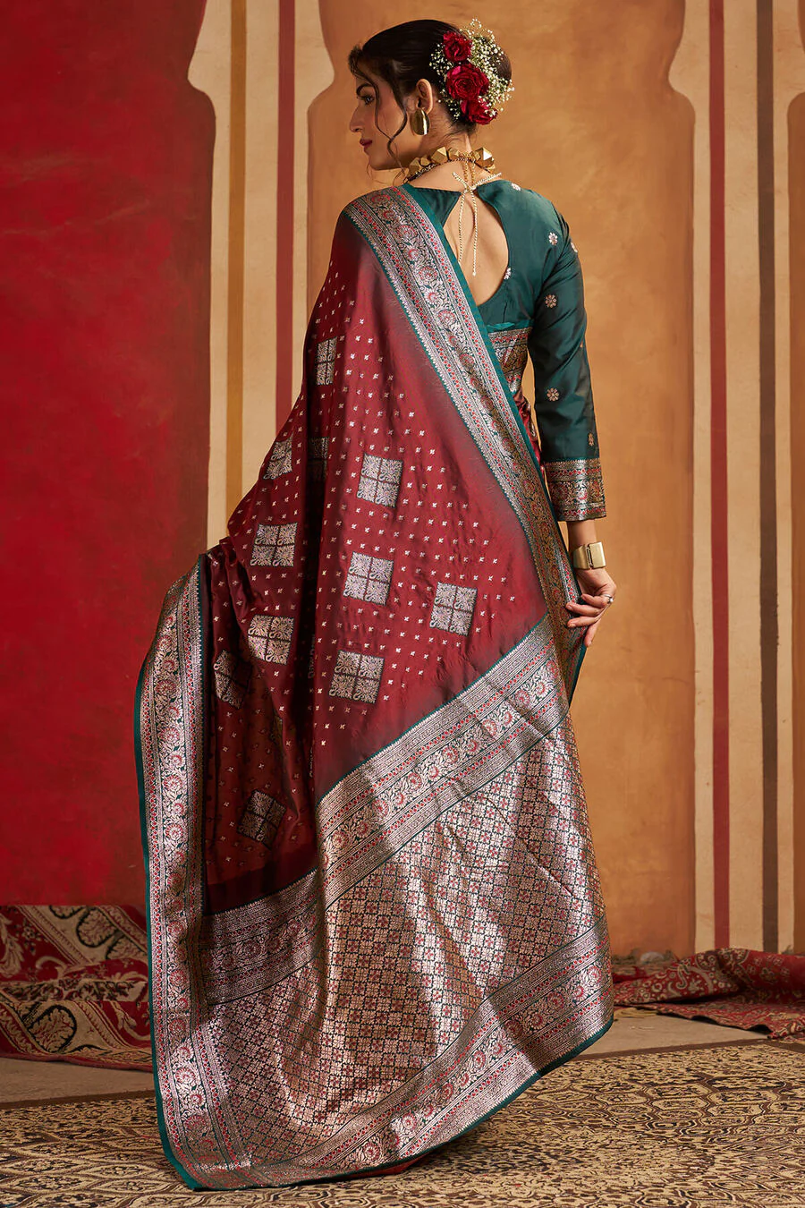 Enticing Maroon Pure Zari Weaving Banarasi Silk Saree With Quixotic Blouse Piece - Image 5