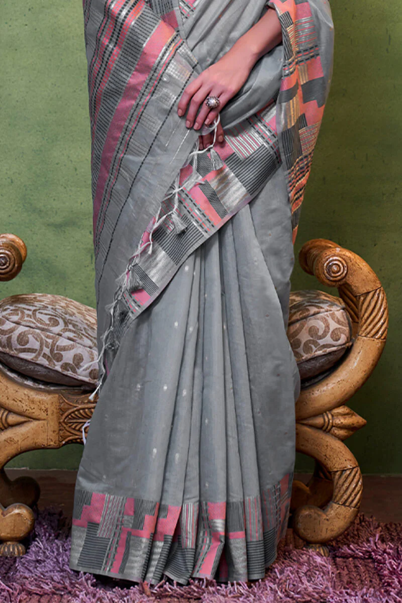 Entrancing Grey Cotton Silk Saree With Adoring Blouse Piece - Image 3