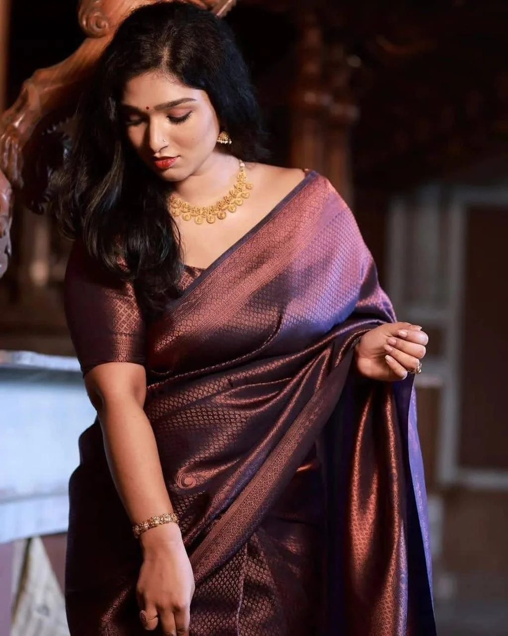 Entrancing Navy Blue Soft Silk Saree With Chatoyant Blouse Piece - Image 2