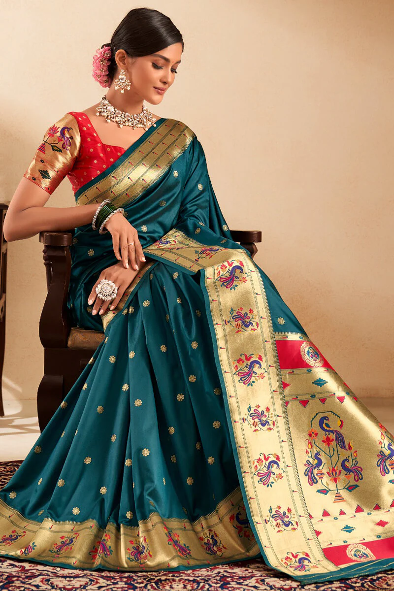 Entrancing Rama Paithani Silk Saree With Nebula Blouse Piece - Image 3