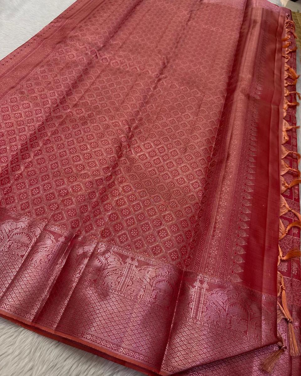 Epiphany Pink Soft Silk Saree With Phenomenal Blouse Piece - Image 5