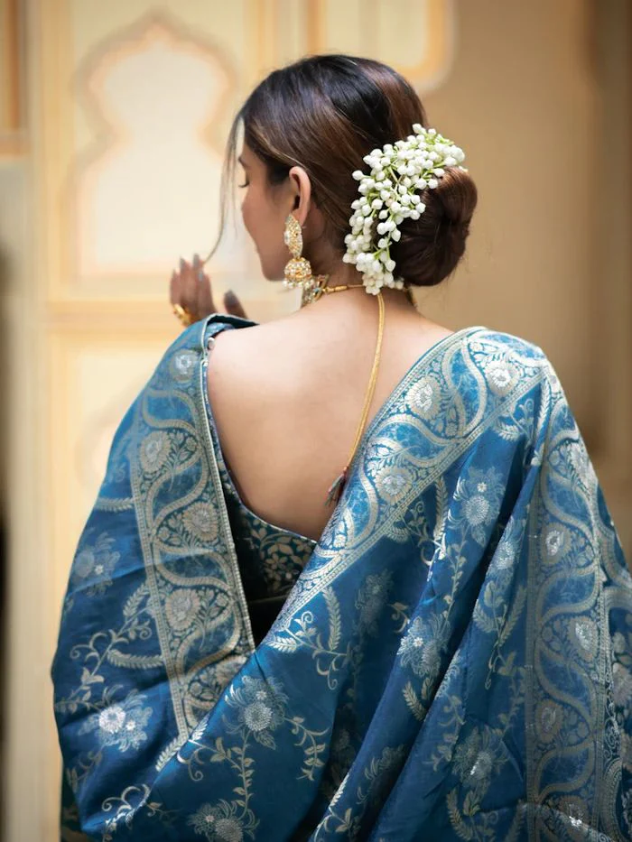 Epiphany Rama Soft Silk Saree With Embrocation Blouse Piece - Image 3
