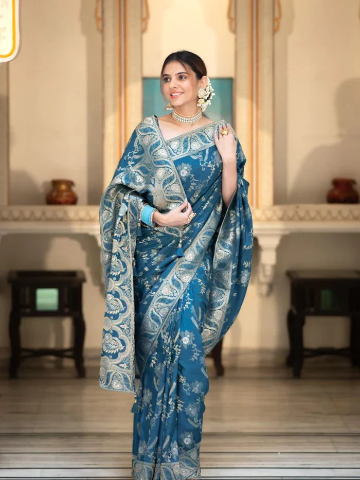 Epiphany Rama Soft Silk Saree With Embrocation Blouse Piece - Image 4