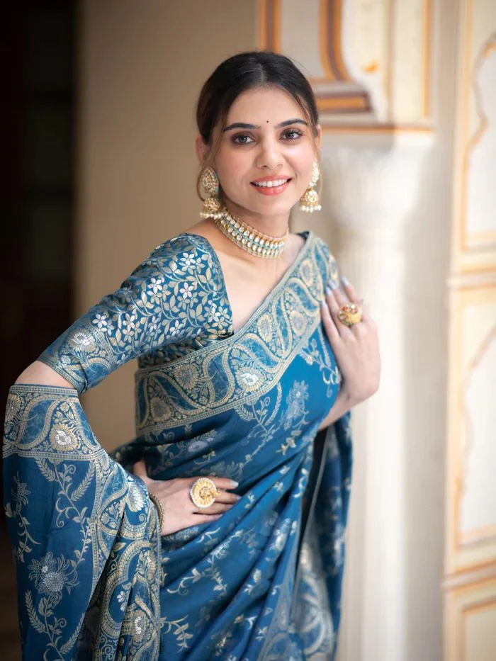 Epiphany Rama Soft Silk Saree With Embrocation Blouse Piece - Image 5
