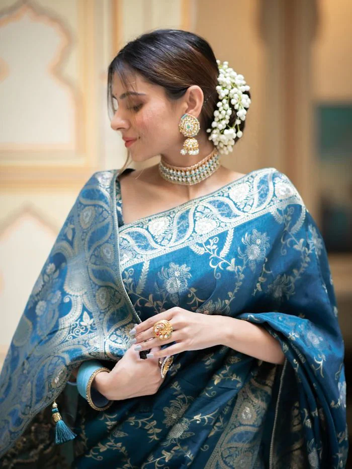Epiphany Rama Soft Silk Saree With Embrocation Blouse Piece - Image 6