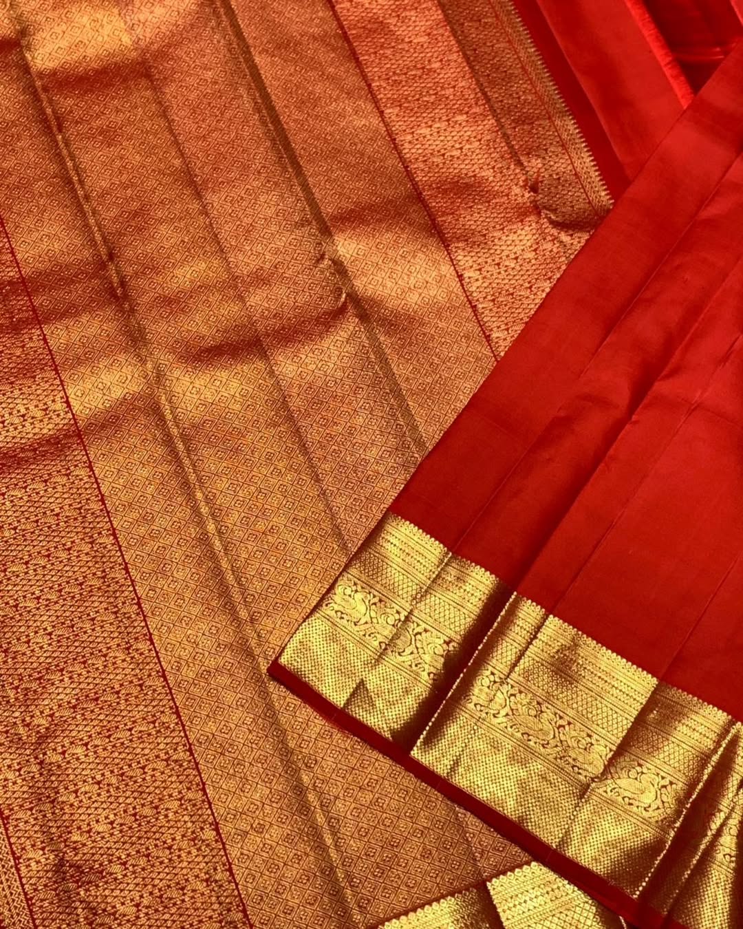 Ethnic Red Soft Banarasi Silk Saree With Prominent Blouse Piece - Image 3