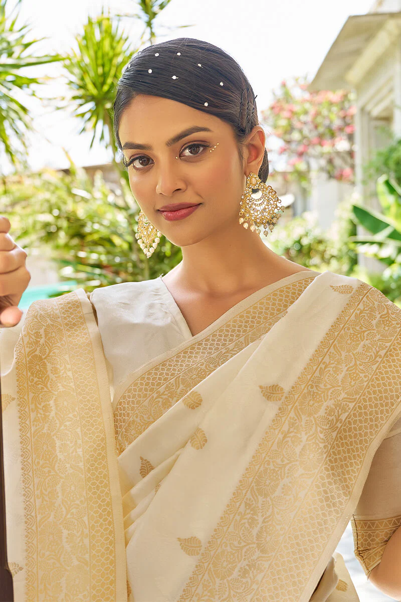 Evocative Beige Kanjivaram Silk Saree With Dissemble Blouse Piece - Image 6
