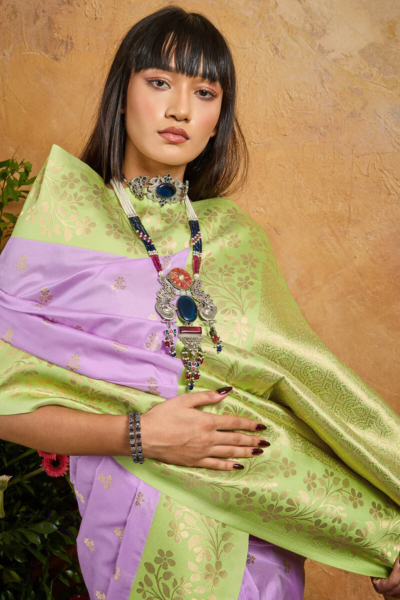 Evocative Lavender Pure Zari Weaving Banarasi Silk Saree With Sophisticated Blouse Piece - Image 2