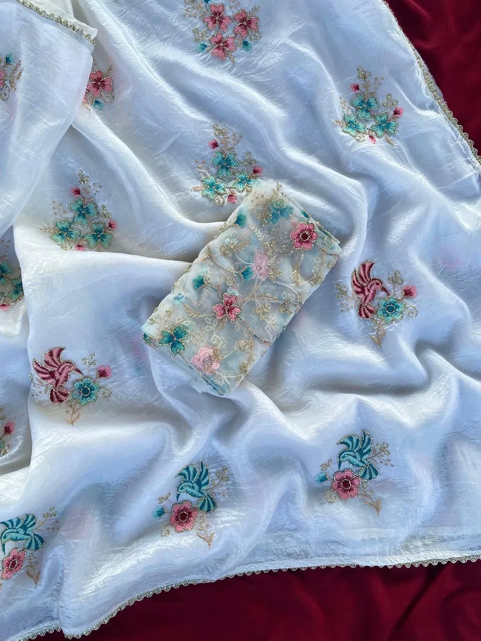 Evocative Off White Handwork Crush Organza Silk Saree With Verdant Blouse Piece - Image 2