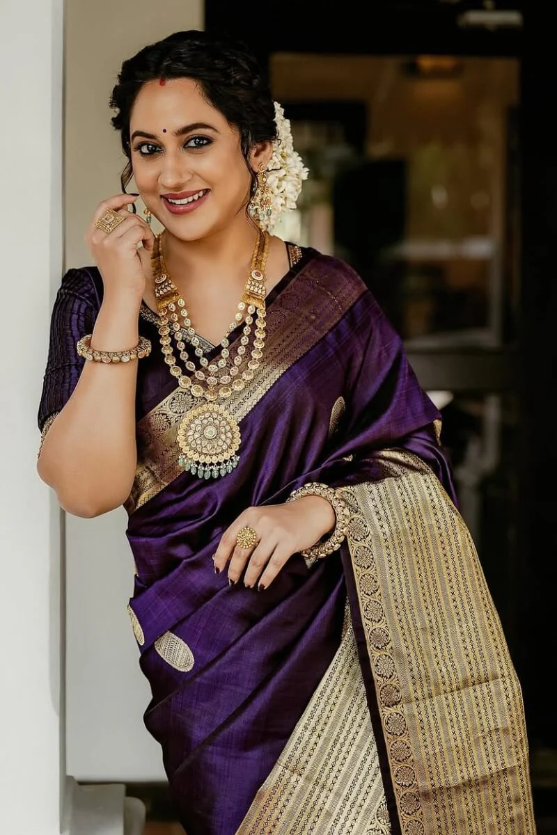 Evocative Purple Soft Banarasi Silk Saree With Piquant Blouse Piece - Image 7