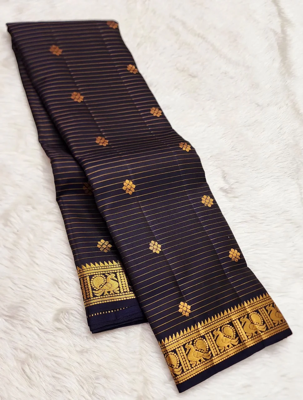 Exquisite Black Soft Silk Saree With Panache Blouse Piece - Image 2