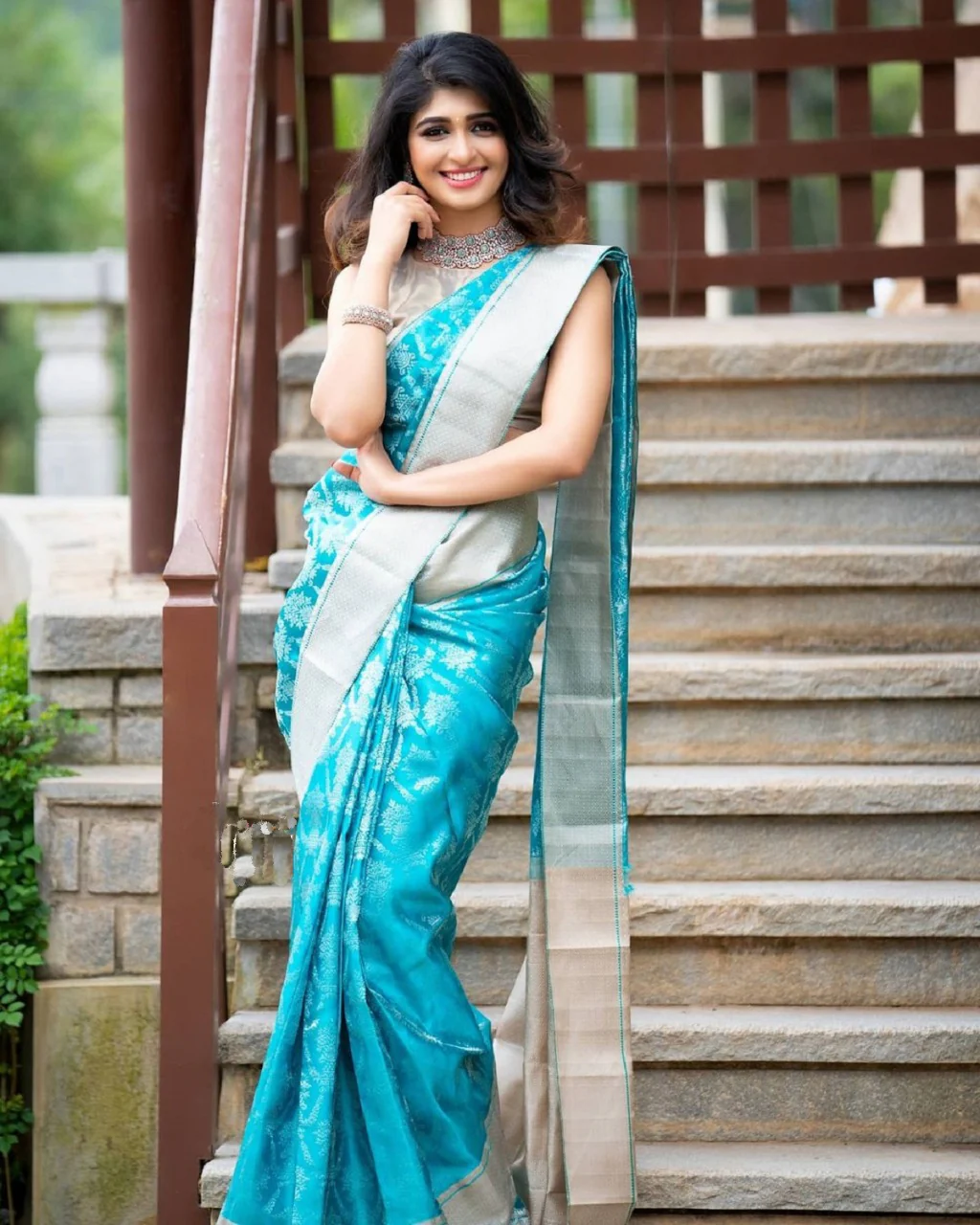 Exquisite Firozi Soft Banarasi Silk Saree With Prettiest Blouse Piece - Image 3