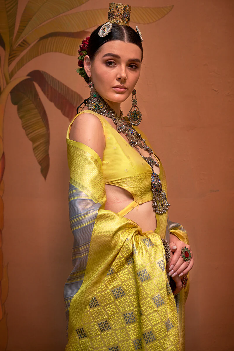 Exquisite Grey Soft Banarasi Silk Saree With Winsome Blouse Piece - Image 3