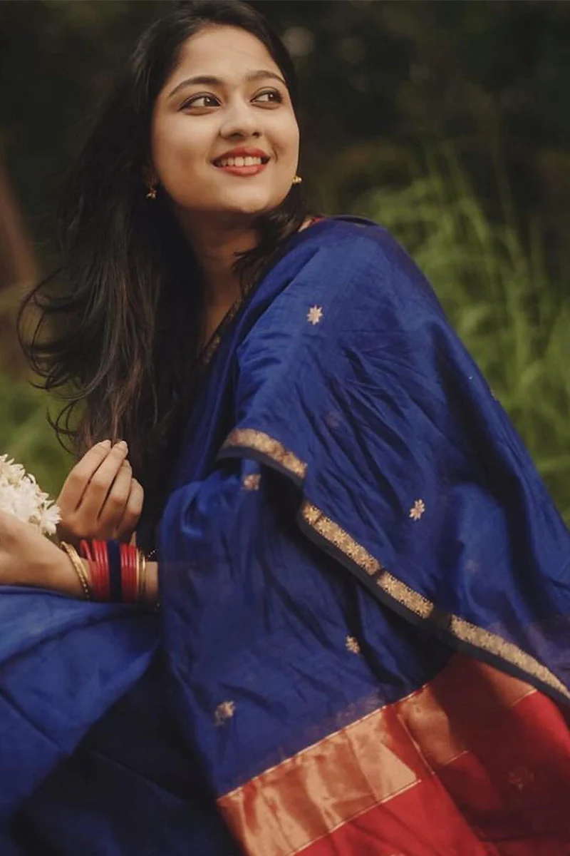 Exquisite Navy Blue Cotton Silk Saree With Ailurophile Blouse Piece - Image 4