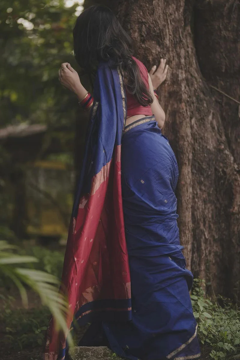Exquisite Navy Blue Cotton Silk Saree With Ailurophile Blouse Piece - Image 5