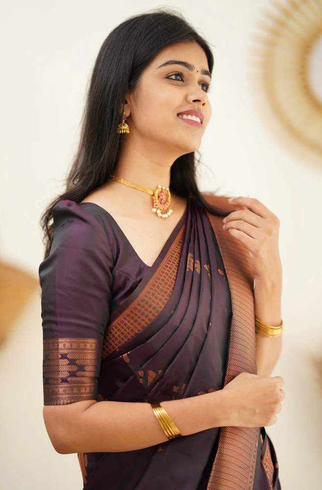Exquisite Purple Soft Silk Saree With Adoring Blouse Piece - Image 6
