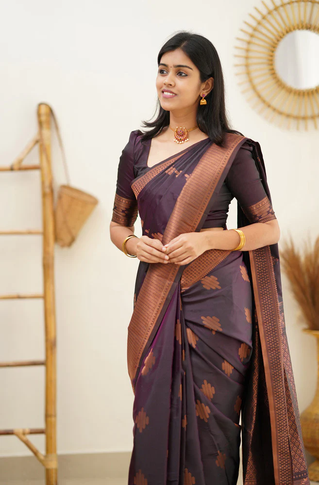 Exquisite Purple Soft Silk Saree With Adoring Blouse Piece - Image 7