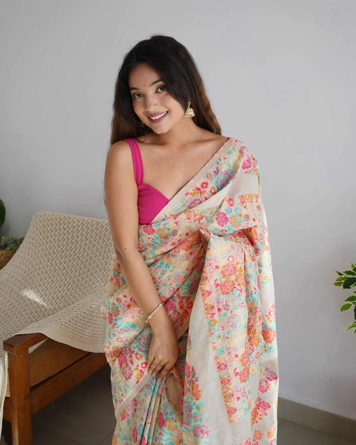 Extraordinary Beige Pashmina saree With Precious Blouse Piece - Image 2