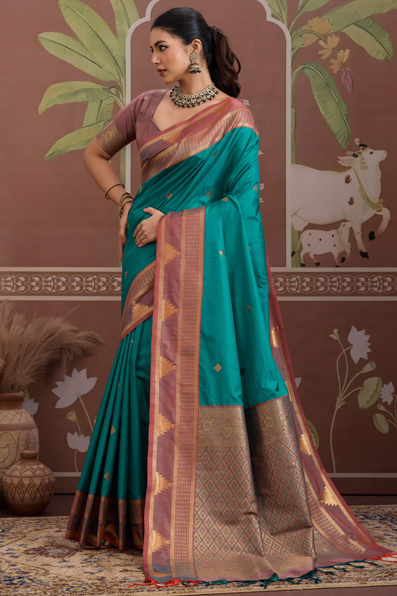 Extraordinary Rama Banarasi Tussar Silk Saree With Breathtaking Blouse Piece - Image 5
