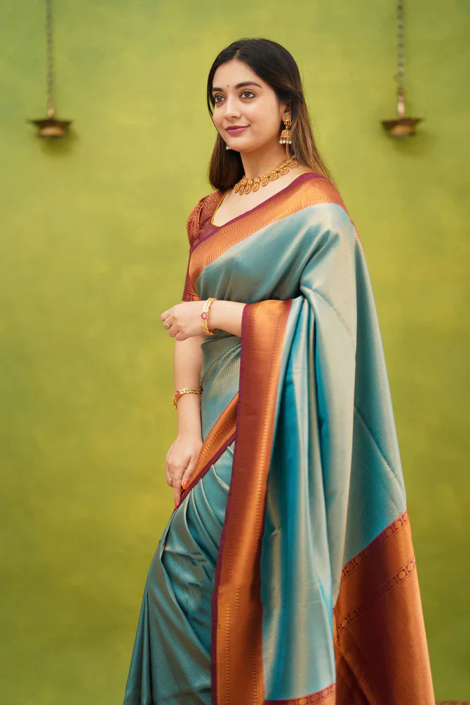 Exuberant Firozi Soft Banarasi Silk Saree With Supernal Blouse Piece - Image 4