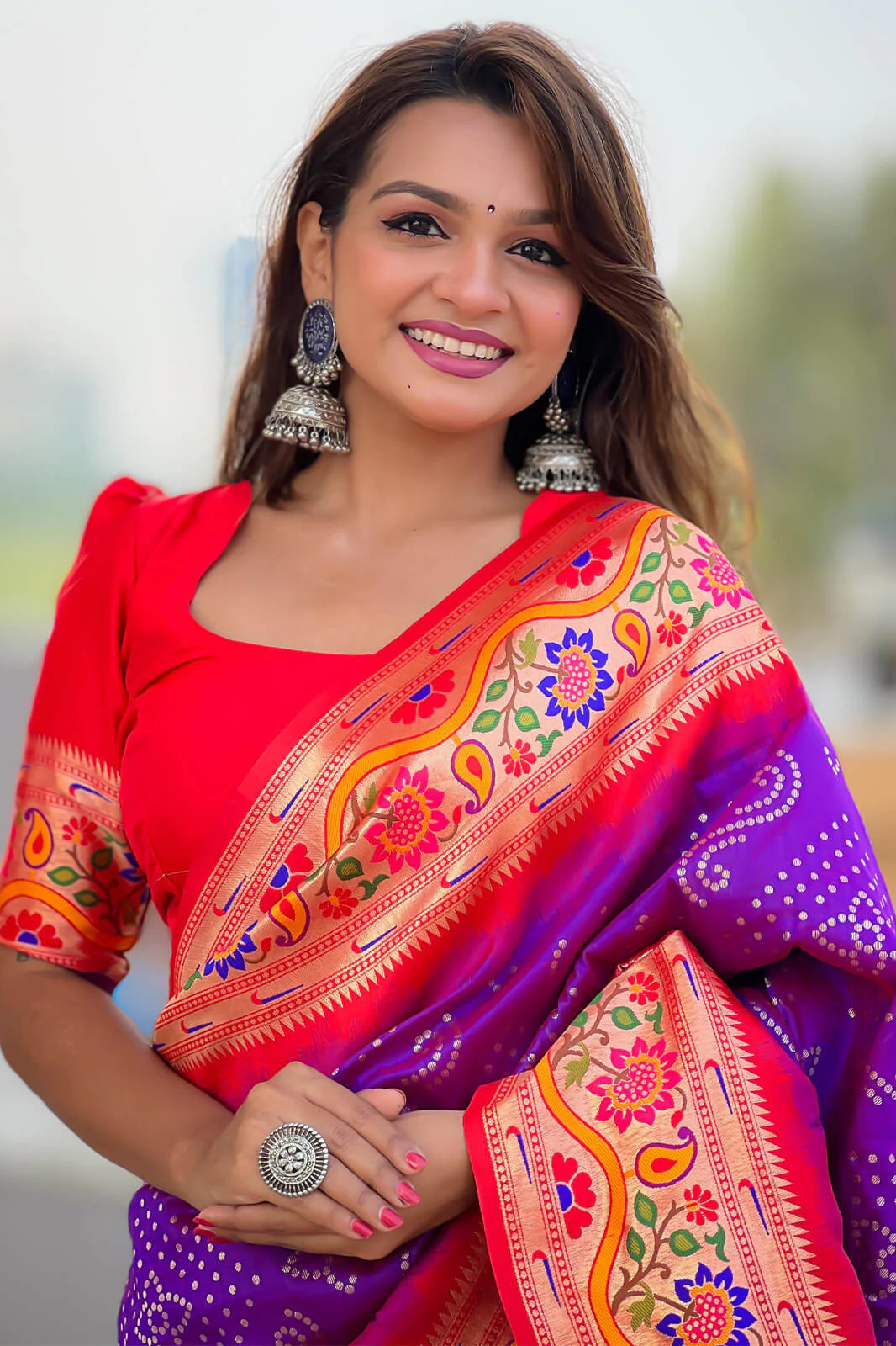Exuberant Purple Paithani Silk Saree With Tremendous Blouse Piece - Image 2