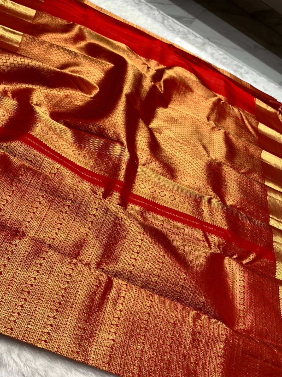 Exuberant Red Soft Banarasi Silk Saree With Smart Blouse Piece - Image 6