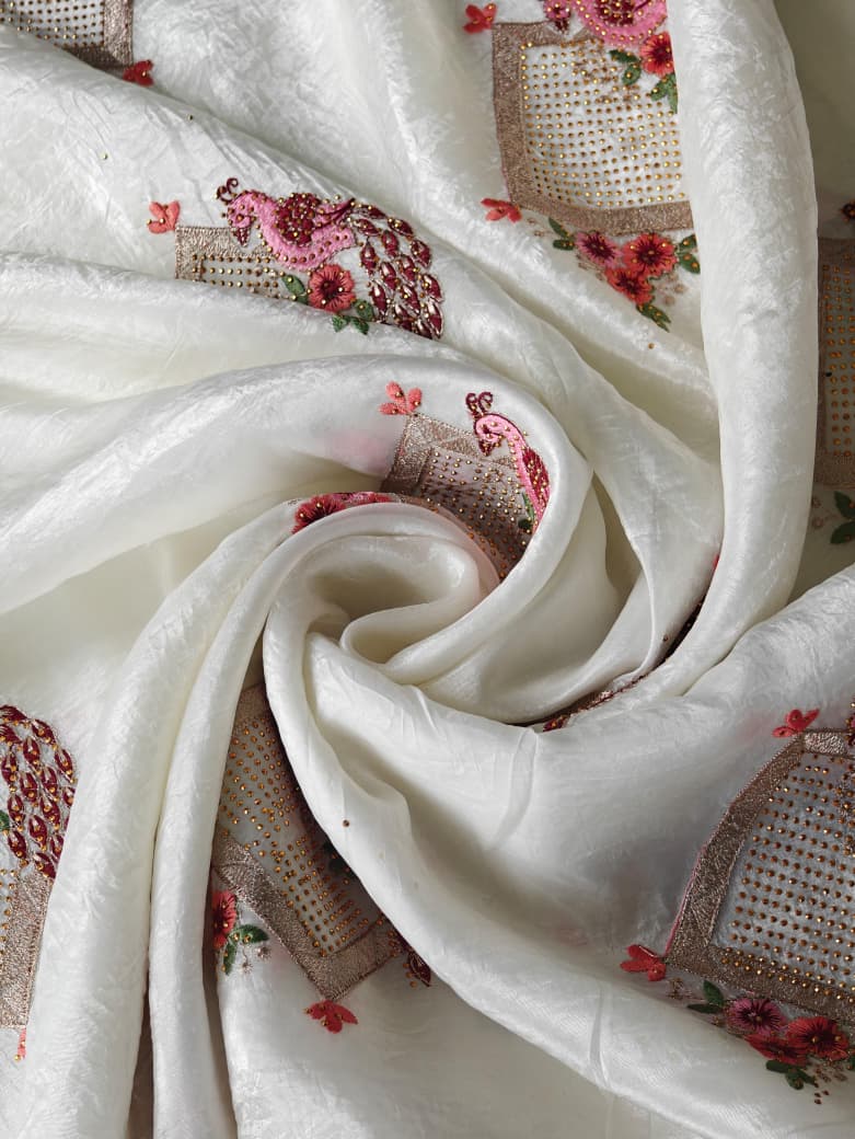 Eye-catching Off White Embroidery Work Crush Silk Saree With Pleasurable Blouse Piece - Image 4