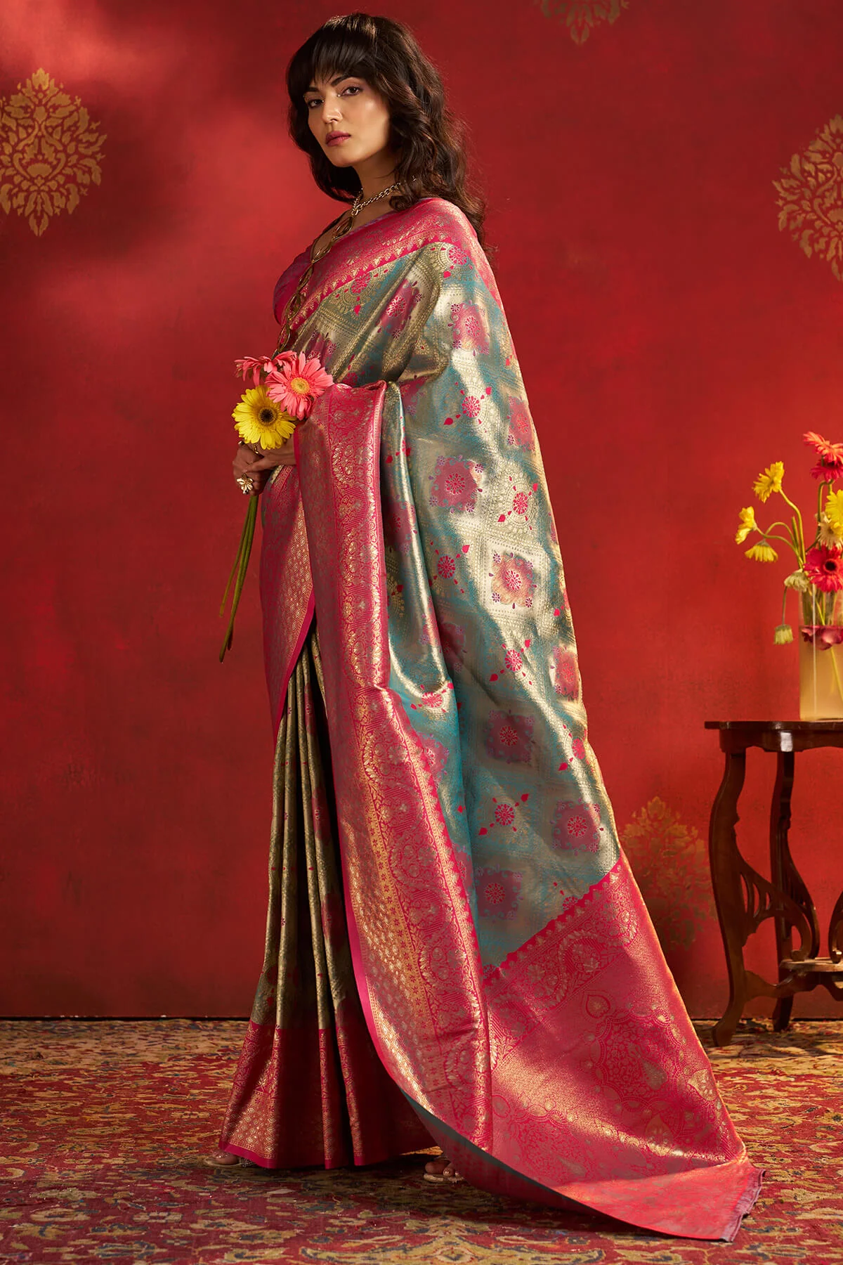 Fancifull Rama Kanjivaram Silk Saree With Staring Blouse Piece - Image 3