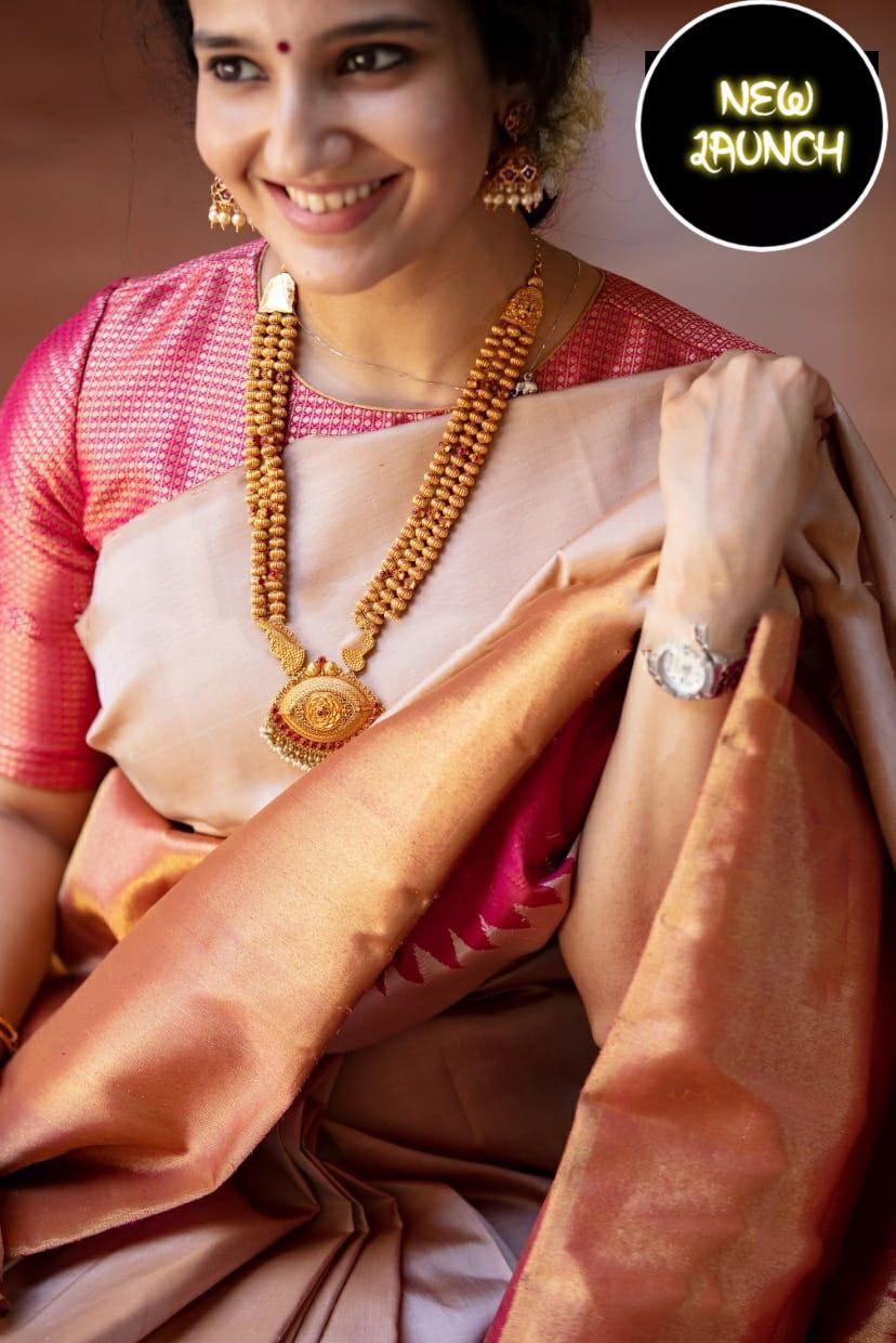 Fantabulous Beige Soft Silk Saree With Snazzy Blouse Piece - Image 3