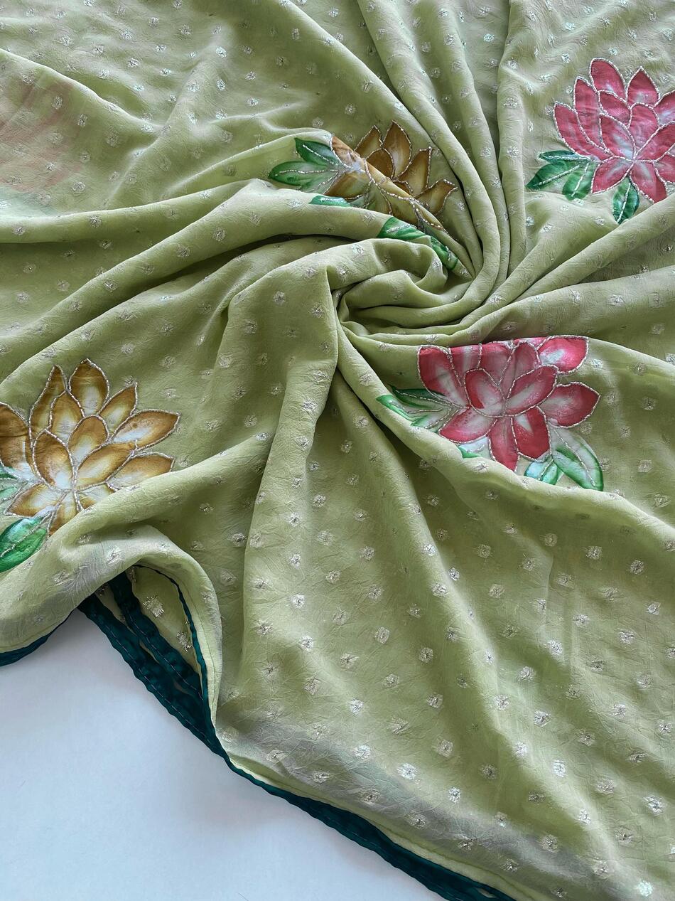 Fantabulous Green Handwork Crush Chiffon Silk Saree With Devastating Blouse Piece - Image 2