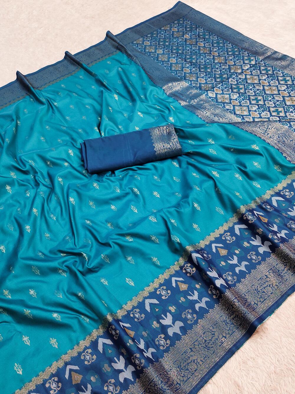 Felicitous Firozi Pure Zari Weaving Banarasi Silk Saree With Surpassing Blouse Piece