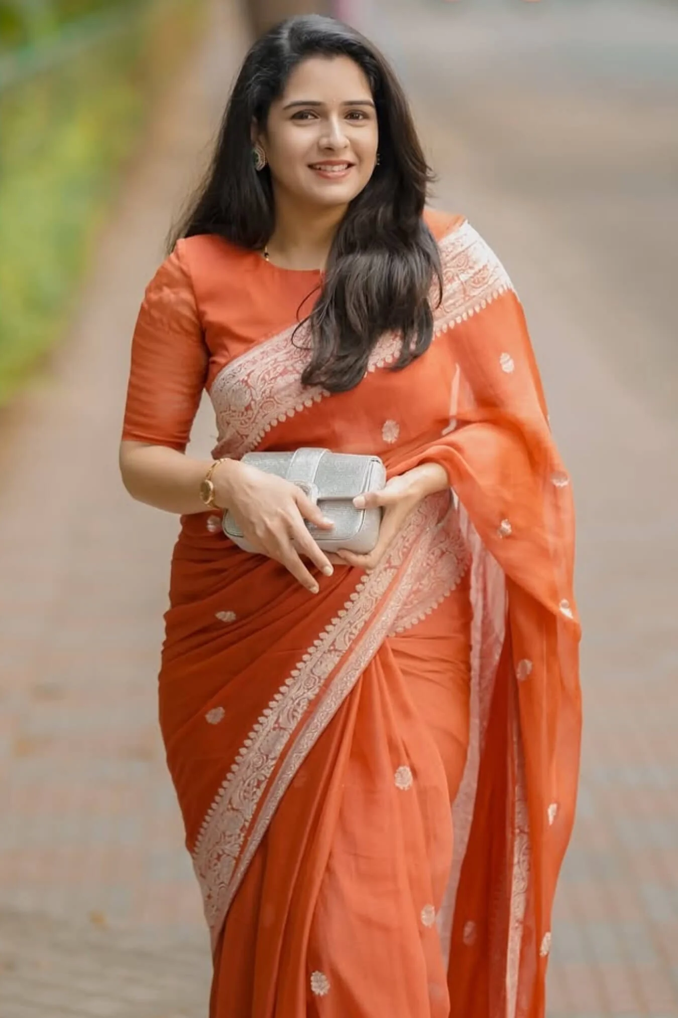 Felicitous Orange Cotton Silk Saree With Proficient Blouse Piece - Image 5