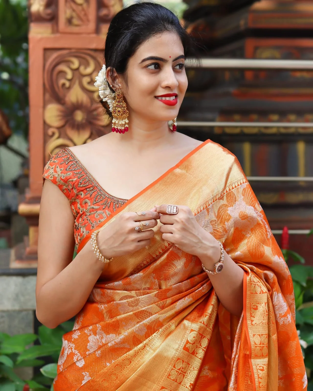 Felicitous Orange Soft Banarasi Silk Saree With Enchanting Blouse Piece - Image 2