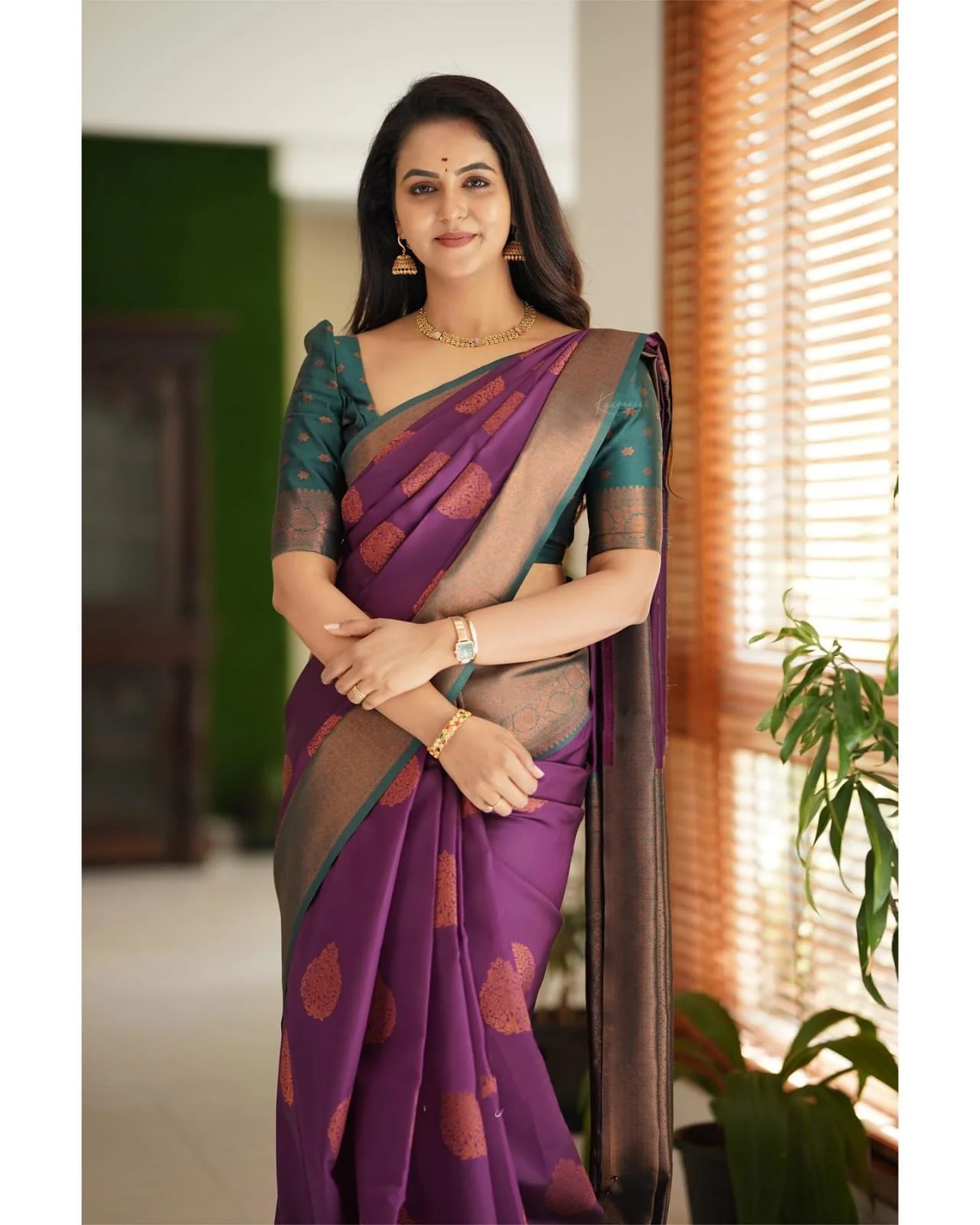 Felicitous Purple Soft Silk Saree With Imaginative Blouse Piece - Image 5