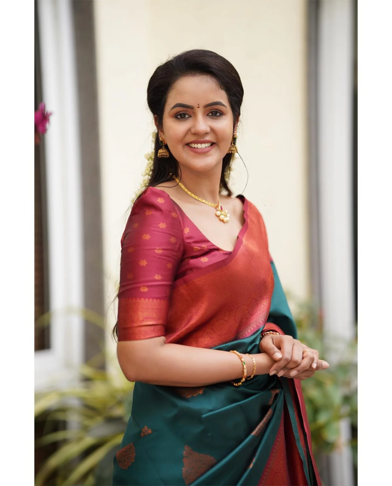 Felicitous Rama Soft Silk Saree With Transcendent Blouse Piece - Image 5