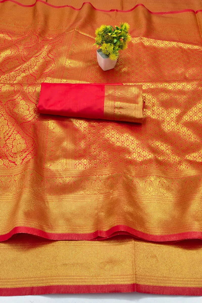 Felicitous Red Pure Zari Weaving Banarasi Silk Saree With Pulsating Blouse Piece - Image 3
