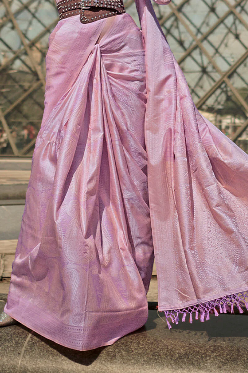 Flattering Lavender Kanjivaram Silk Saree With Adorning Blouse Piece - Image 3