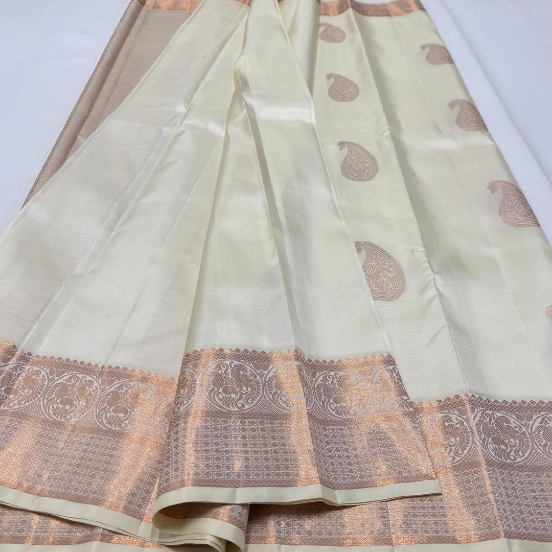 Flaunt Off White Soft Silk Saree With Sumptuous Blouse Piece - Image 2