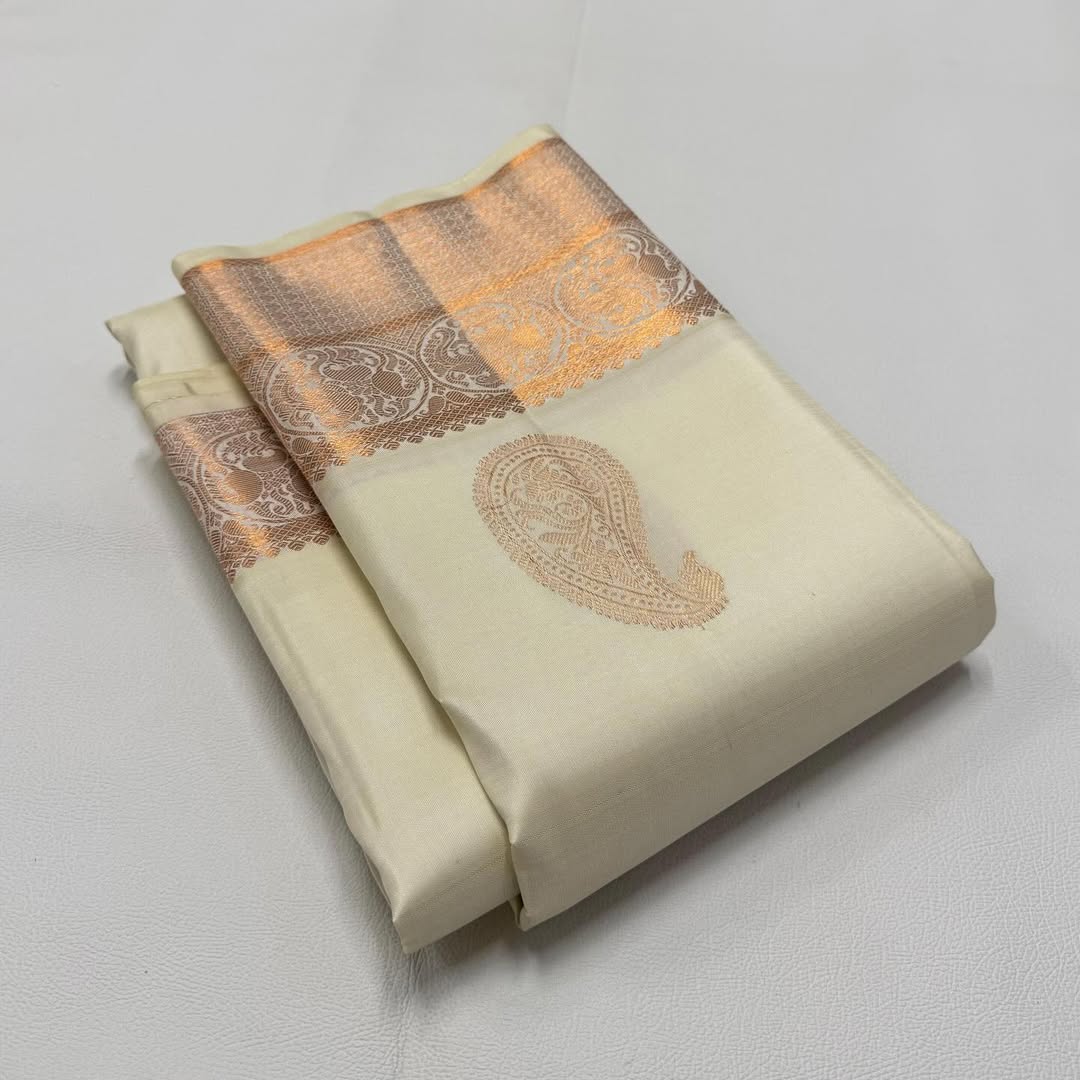 Flaunt Off White Soft Silk Saree With Sumptuous Blouse Piece - Image 3