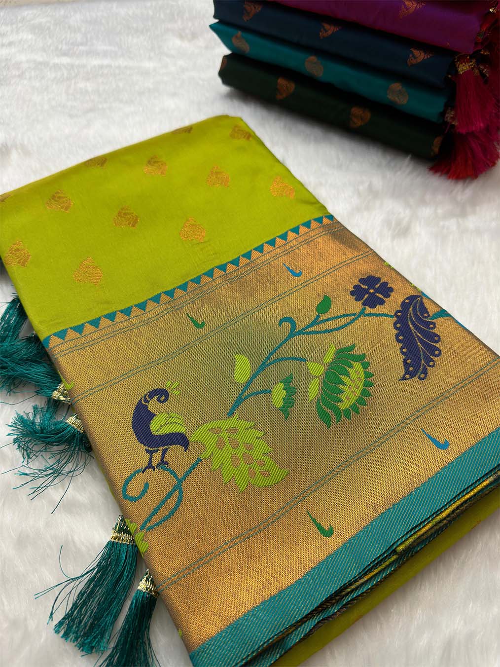 Flaunt Parrot Paithani Silk Saree With Gratifying Blouse Piece - Image 5