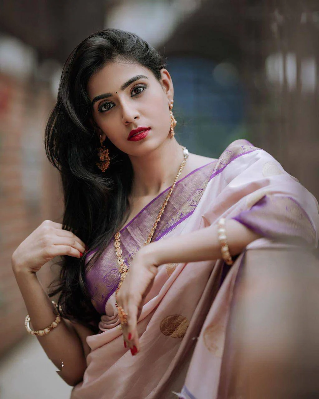Flaunt Peach Soft Silk Saree With Intricate Blouse Piece - Image 6