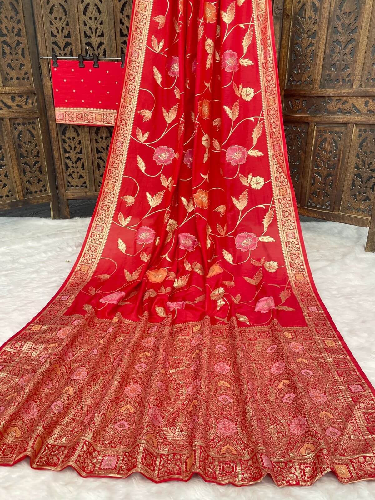 Forbearance Red Banarasi Dola Silk Saree With Symmetrical Blouse Piece - Image 2