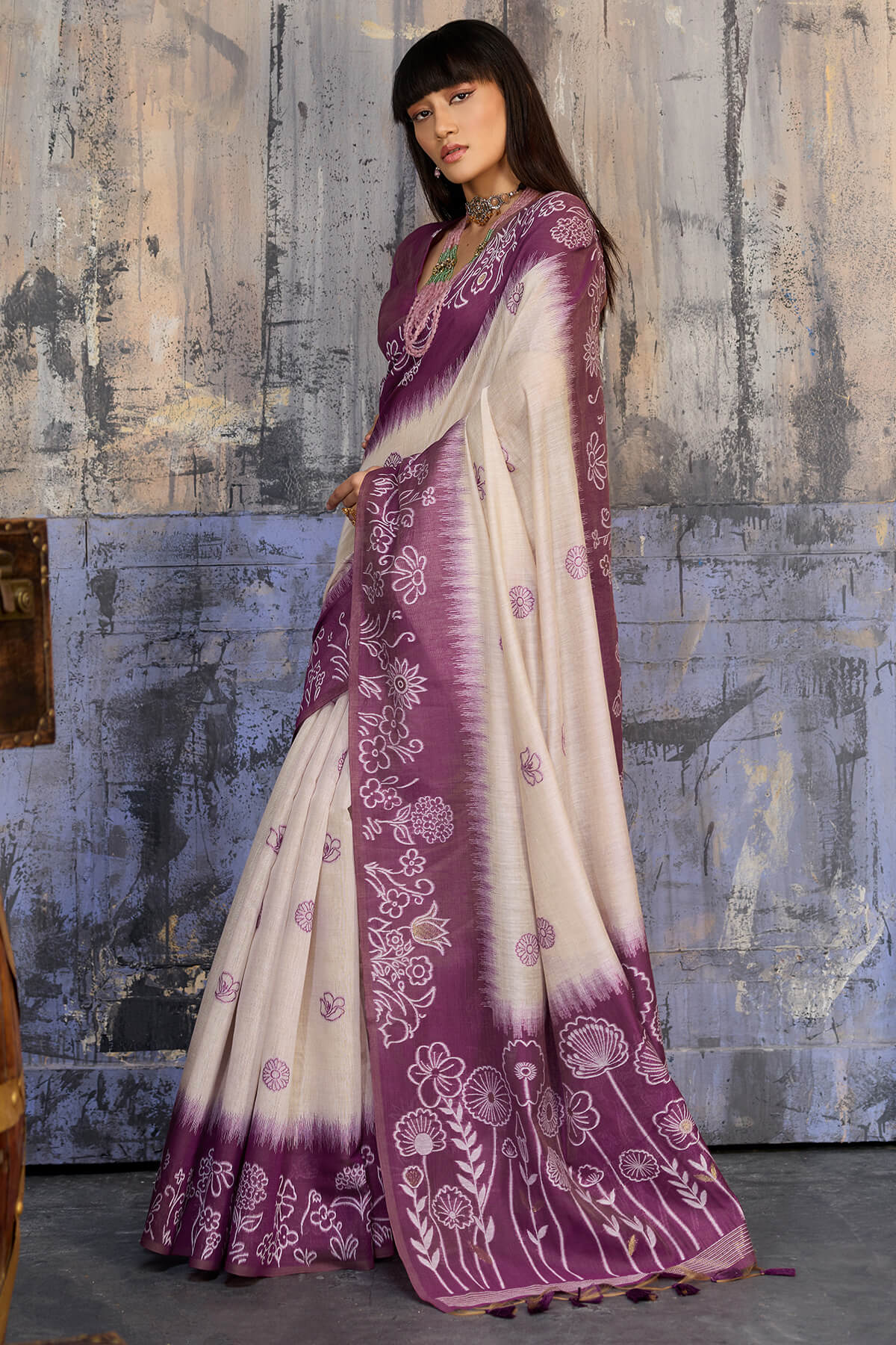 Fragrant Beige and Purple Pure Munga Cotton Saree With Surpassing Blouse Piece - Image 4