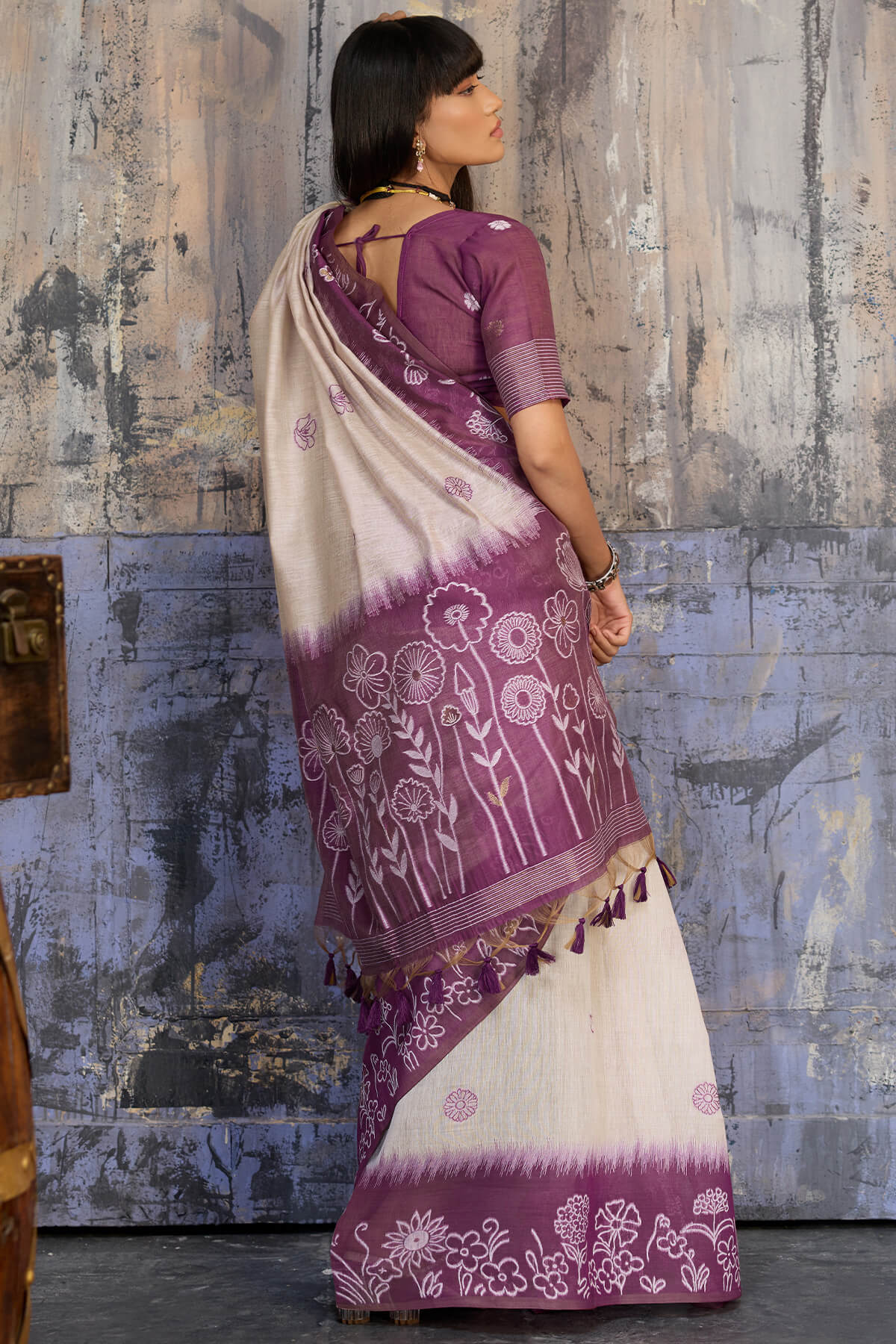 Fragrant Beige and Purple Pure Munga Cotton Saree With Surpassing Blouse Piece - Image 6