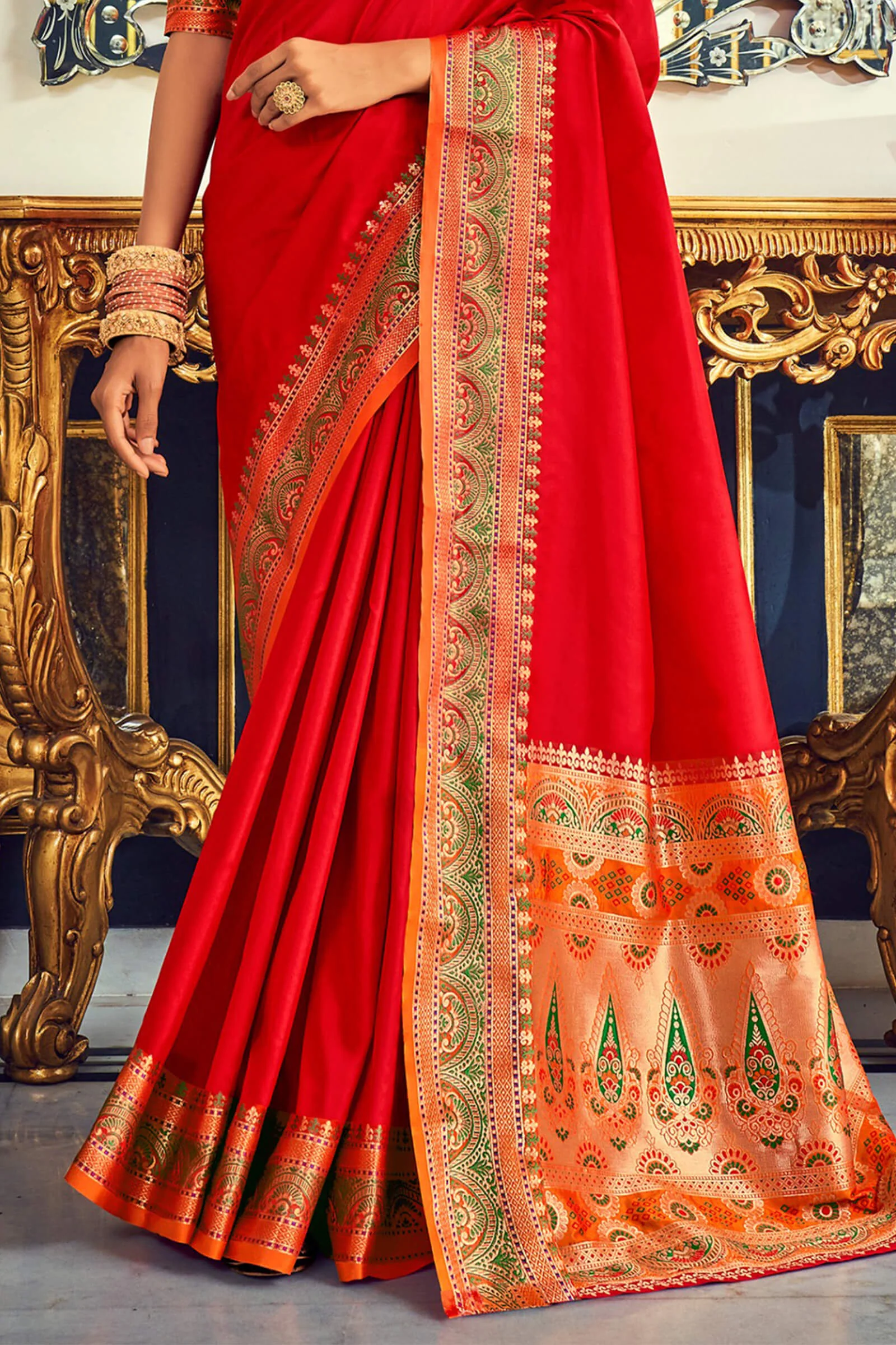 Fragrant Red Paithani Silk Saree With Gratifying Blouse Piece - Image 4