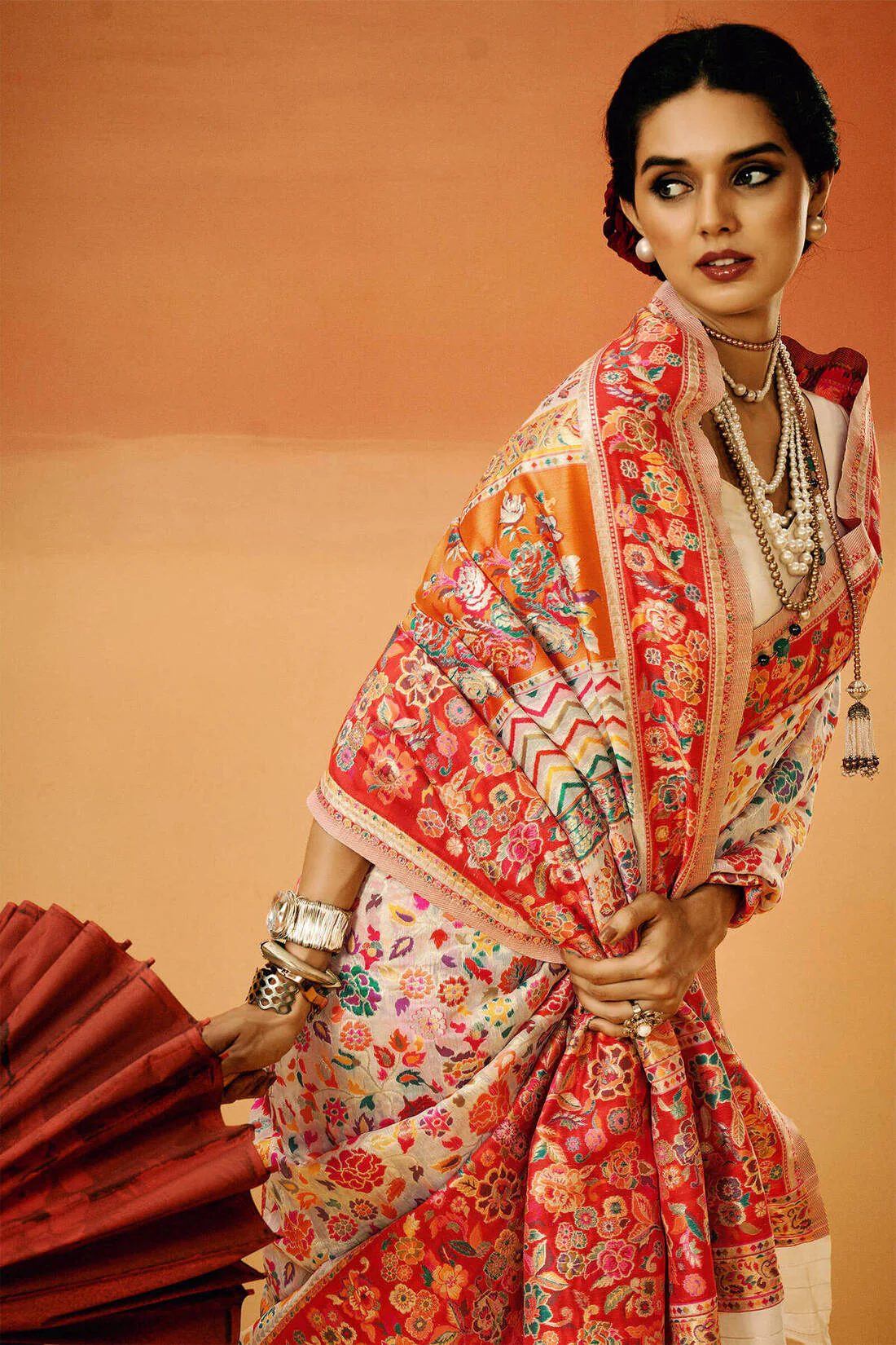 Fugacious Beige Pashmina Saree With Lagniappe Blouse Piece - Image 2
