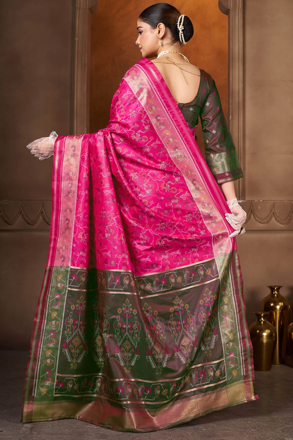 Fugacious Dark Pink Paithani Silk Saree With Nectarous Blouse Piece - Image 5