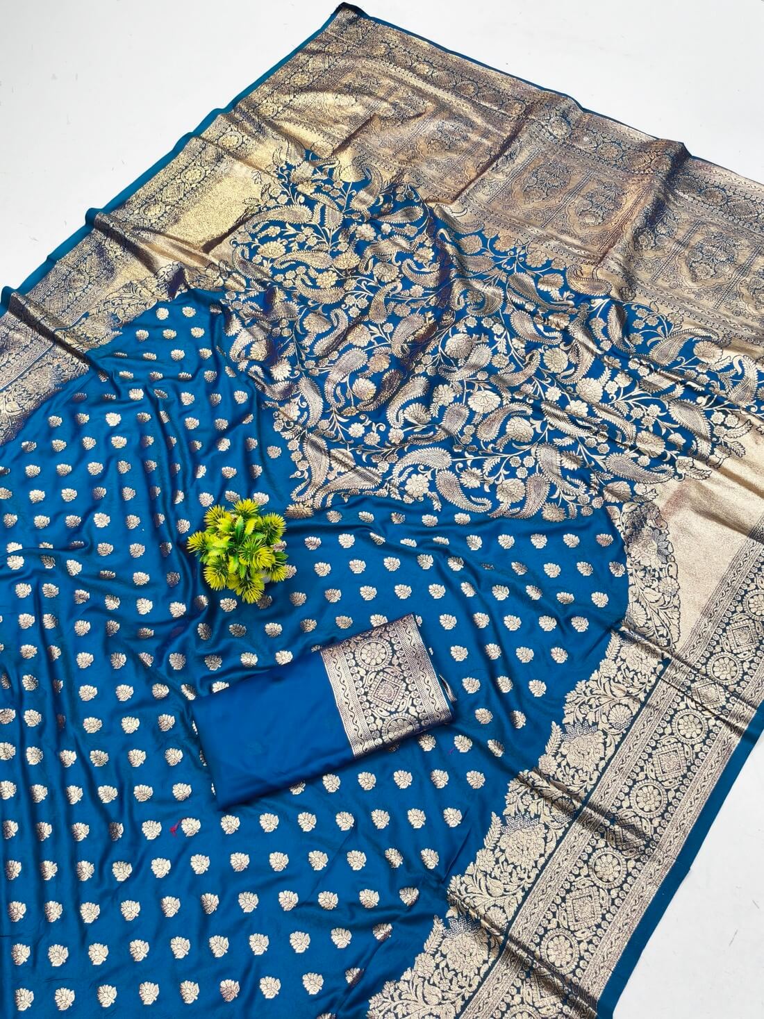 Glamorous Blue Pure Zari Weaving Banarasi Silk Saree With Opulent Blouse Piece - Image 3