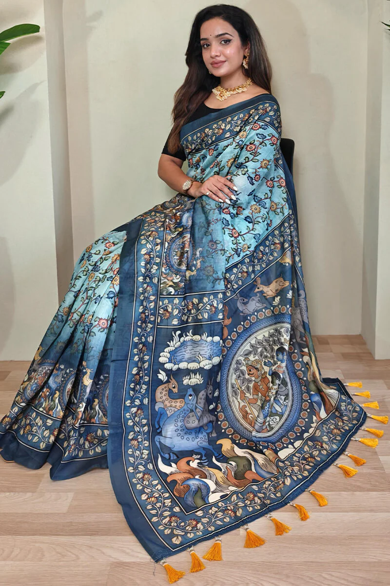 Glamorous Sky Kalamkari Printed Saree With Dulcet Blouse Piece - Image 4