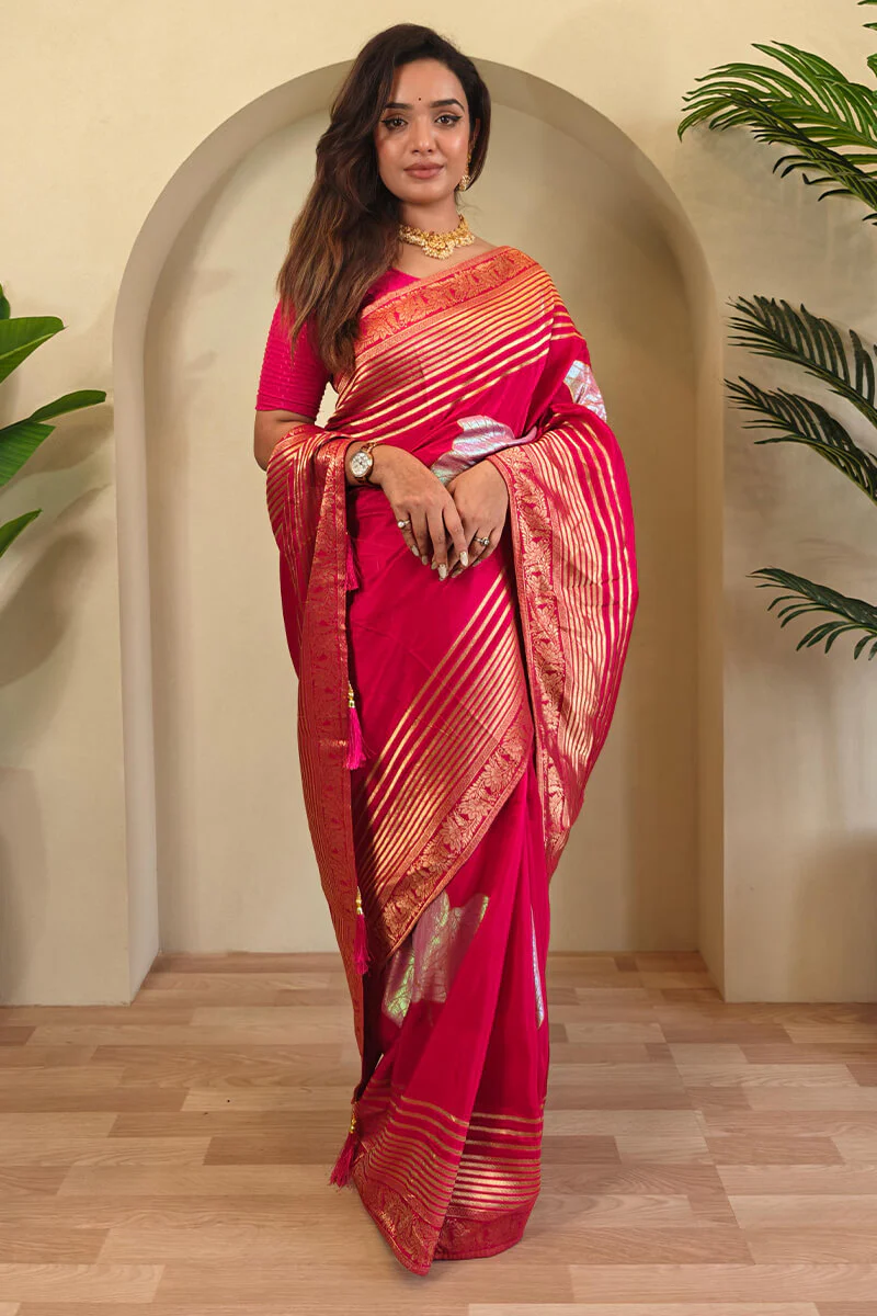 Gleaming Dark Pink Soft Banarasi Silk Saree With Phenomenal Blouse Piece - Image 3